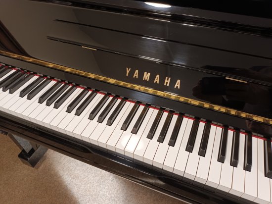 Yamaha U300 logo